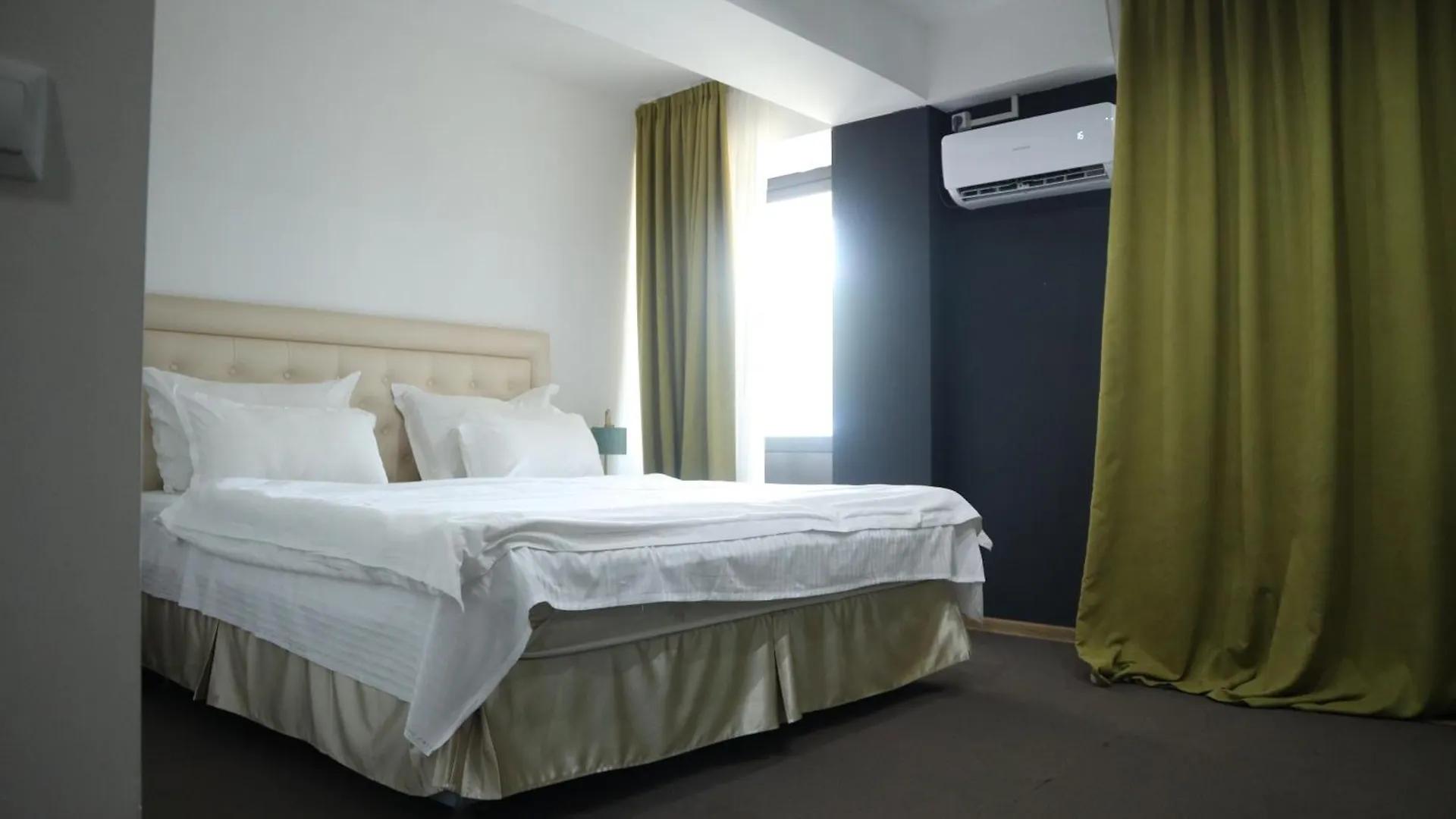 Petit Palace Tbilisi 4*,